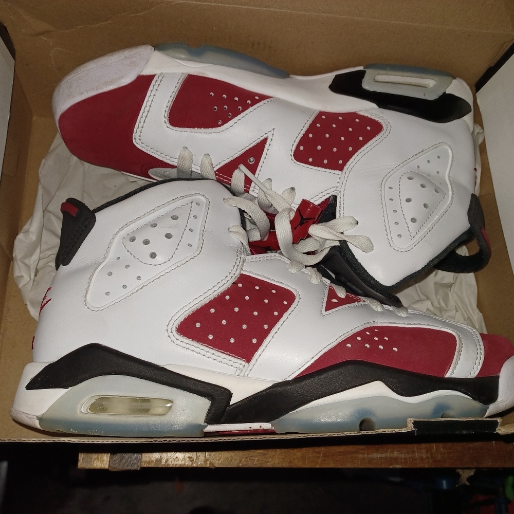 Jordan retro carmine
